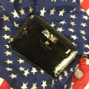 kate ♠️ spade zip open wristlet